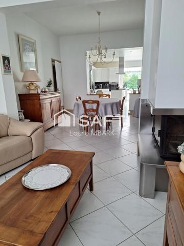 MAISON INDIVIDUELLE VILLE AVEC GRAND JARDIN