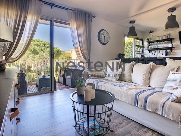 Fréjus Plage - T2 rénové à 5 min de la mer, charme et confort. Parking privatif