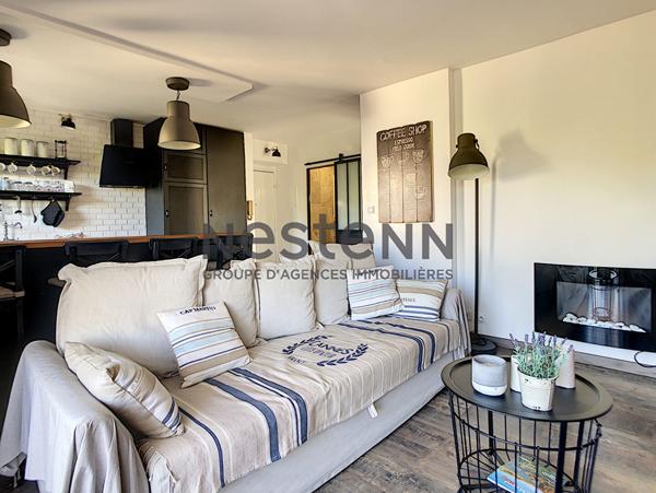 Fréjus Plage - T2 rénové à 5 min de la mer, charme et confort. Parking privatif