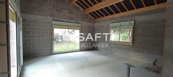 Superbe Opportunité : Ancien Moulin avec étang à Restaurer et Grand Terrain de 27533m²