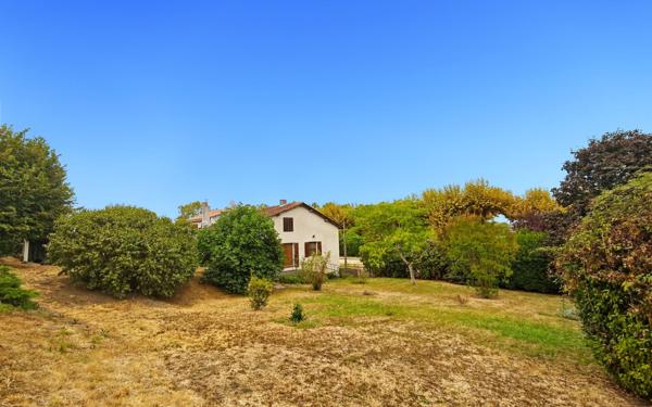 Maison à vendre    5 pièces •  Saint-Nicolas-de-la-Grave
