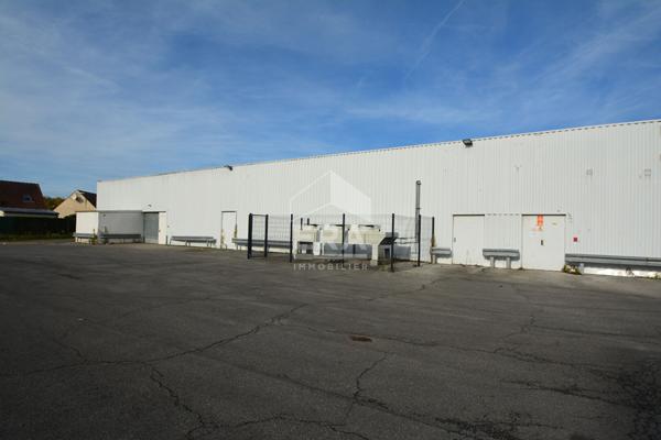 TERGNIER local commercial 1700 m2 parking 80 places