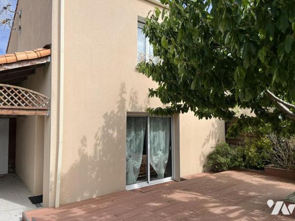 Spacieuse propriété composée d'une villa principale et de deux gîtes