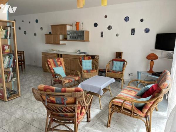 Spacieuse propriété composée d'une villa principale et de deux gîtes