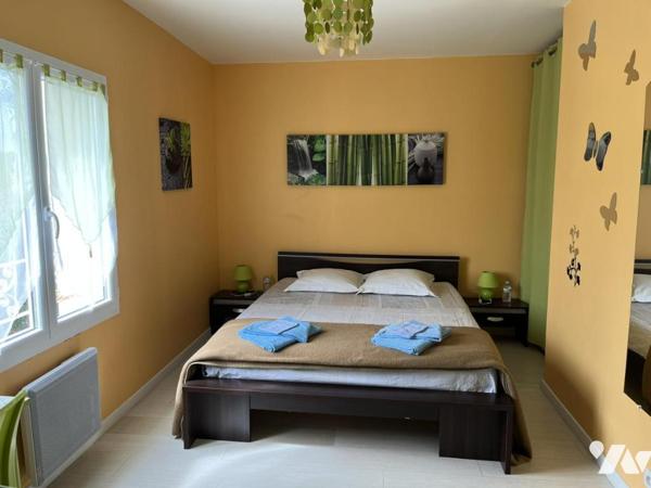 Spacieuse propriété composée d'une villa principale et de deux gîtes