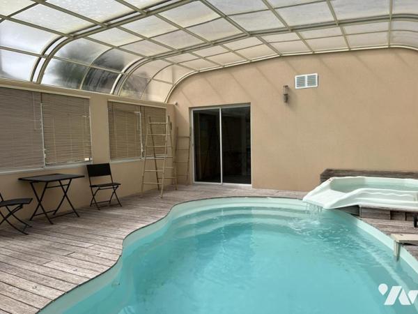 Spacieuse propriété composée d'une villa principale et de deux gîtes