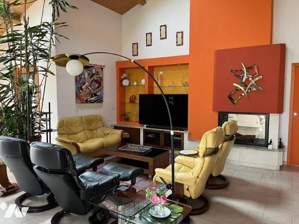 Spacieuse propriété composée d'une villa principale et de deux gîtes