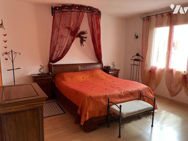 Spacieuse propriété composée d'une villa principale et de deux gîtes
