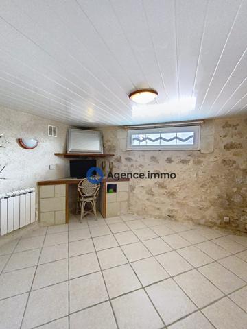 À vendre - Maison traditionnelle, 7 pièces située à Savigné-sur-Lathan (37340)