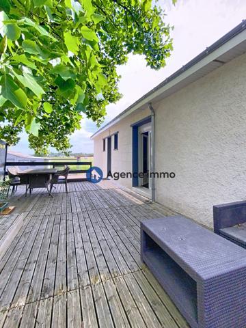 À vendre - Maison traditionnelle, 7 pièces située à Savigné-sur-Lathan (37340)