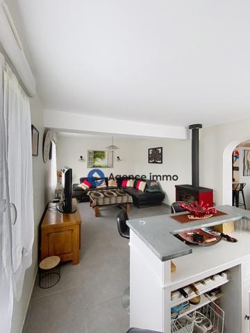 À vendre - Maison traditionnelle, 7 pièces située à Savigné-sur-Lathan (37340)