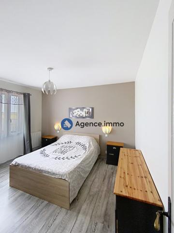 À vendre - Maison traditionnelle, 7 pièces située à Savigné-sur-Lathan (37340)