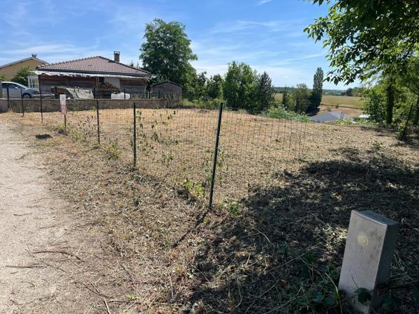 Terrain à bâtir dans secteur recherché !