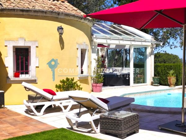 Propriete
                                                                                                                                                                                                                                                                                                                        8 pièce(s)                                                                                                                                                                                                          5 chambre(s)                                                                                                                                                                                                          190  m²