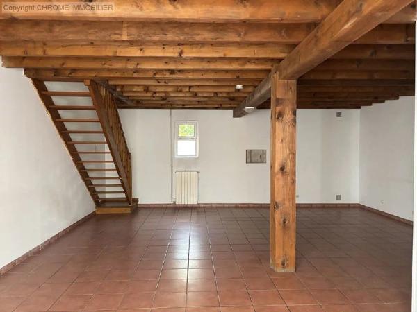 Vente                                                      Maison
                        
                     4 pièces                      112 m2                     à Casteljaloux