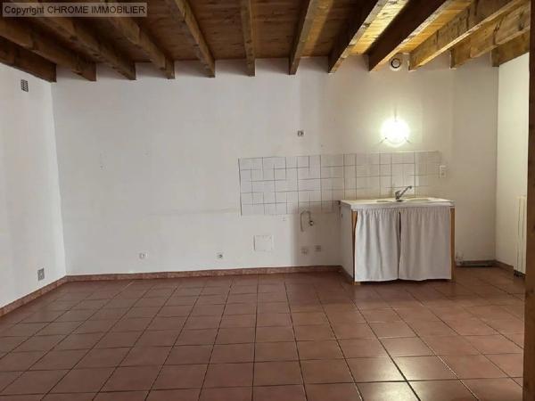 Vente                                                      Maison
                        
                     4 pièces                      112 m2                     à Casteljaloux