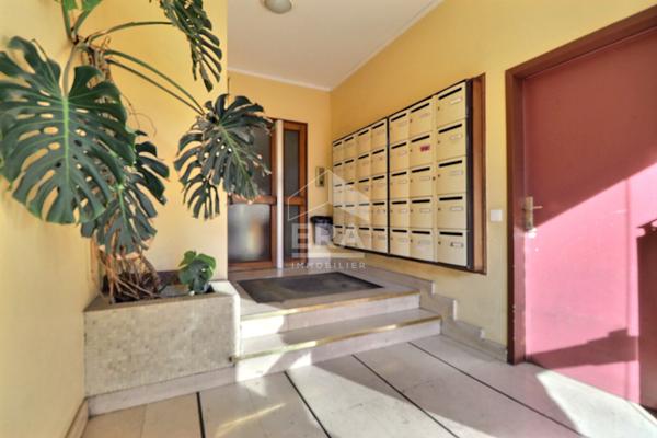 À VENDRE 3 PIÈCES TRAVERSANT AVEC BALCON, VUE DÉGAGÉE ET CAVE