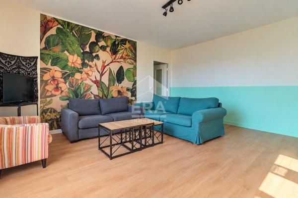 À VENDRE 3 PIÈCES TRAVERSANT AVEC BALCON, VUE DÉGAGÉE ET CAVE
