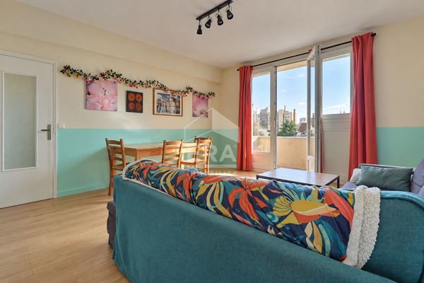 À VENDRE 3 PIÈCES TRAVERSANT AVEC BALCON, VUE DÉGAGÉE ET CAVE