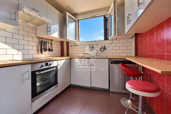 À VENDRE 3 PIÈCES TRAVERSANT AVEC BALCON, VUE DÉGAGÉE ET CAVE