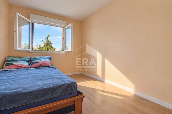 À VENDRE 3 PIÈCES TRAVERSANT AVEC BALCON, VUE DÉGAGÉE ET CAVE