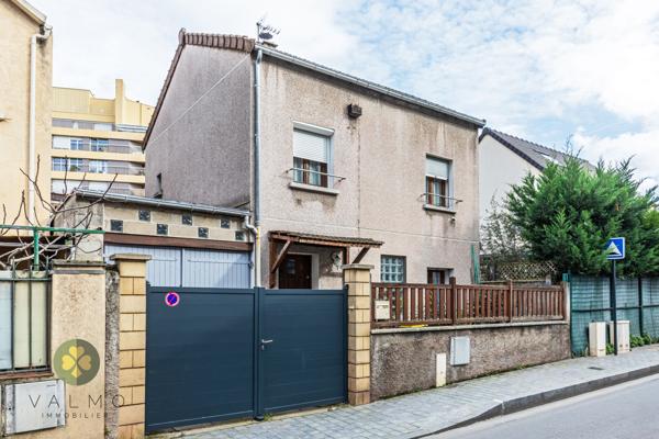 Maison
                                                                                                                                                                                                                                                                                                                        5 pièce(s)                                                                                                                                                                                                          3 chambre(s)                                                                                                                                                                                                          132  m²