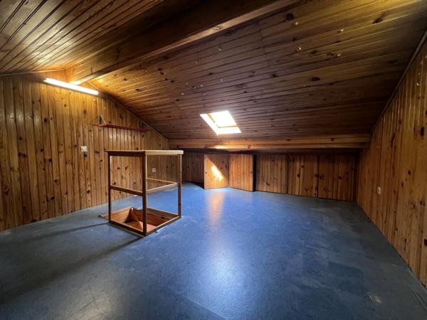 Maison
                                                                                                                                                                                                                                                                                                                        5 pièce(s)                                                                                                                                                                                                          3 chambre(s)                                                                                                                                                                                                          132  m²