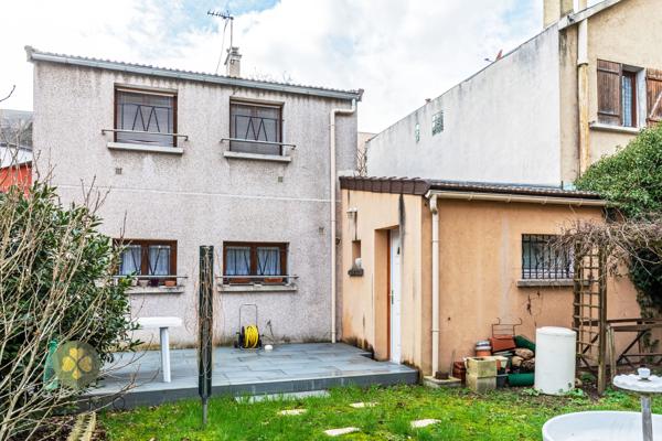 Maison
                                                                                                                                                                                                                                                                                                                        5 pièce(s)                                                                                                                                                                                                          3 chambre(s)                                                                                                                                                                                                          132  m²