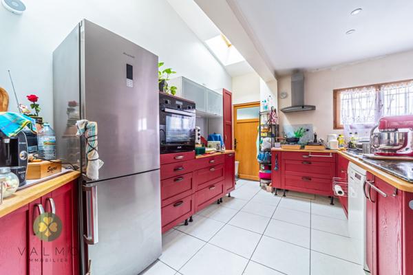 Maison
                                                                                                                                                                                                                                                                                                                        5 pièce(s)                                                                                                                                                                                                          3 chambre(s)                                                                                                                                                                                                          132  m²
