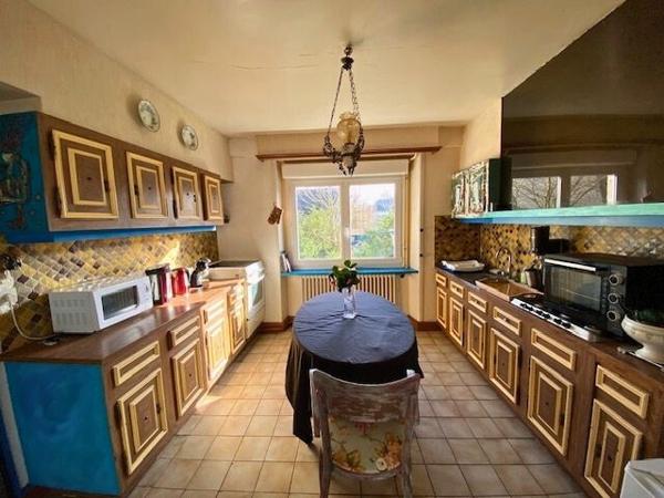 SAINT-BRIEUC - CHARMANTE MAISON DE STYLE AVEC 5 CHAMBRES !