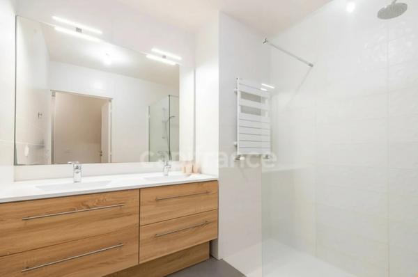 Appartement à vendre 3 pièces COURBEVOIE proche T2 (92)