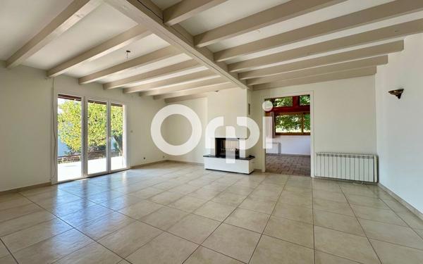 Maison à vendre    7 pièces • 161,72 m2 Saint-Nazaire-les-Eymes