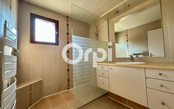 Maison à vendre    7 pièces • 161,72 m2 Saint-Nazaire-les-Eymes