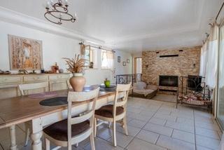 La Motte (83920) À vendre LA MOTTE, Villa traditionnelle de 160 m² sur 1 hectare de terrain plat