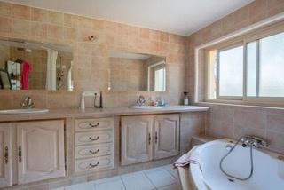 La Motte (83920) À vendre LA MOTTE, Villa traditionnelle de 160 m² sur 1 hectare de terrain plat