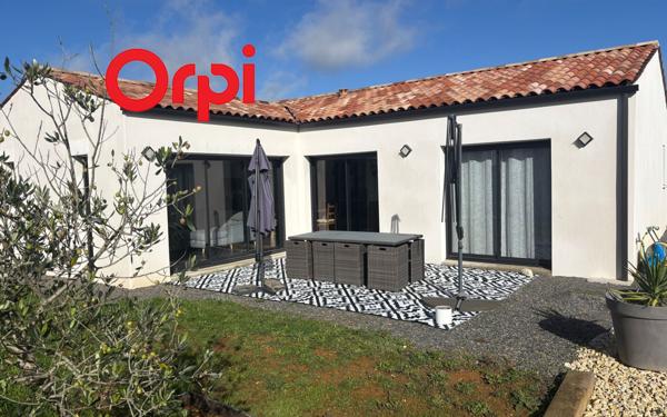 Maison à vendre    5 pièces •  Saint-Agnant