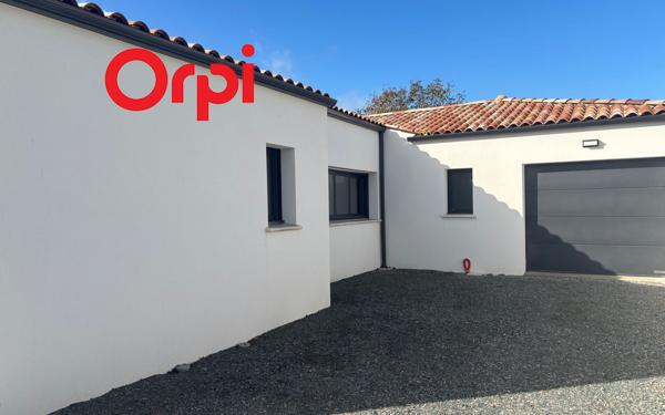 Maison à vendre    5 pièces •  Saint-Agnant