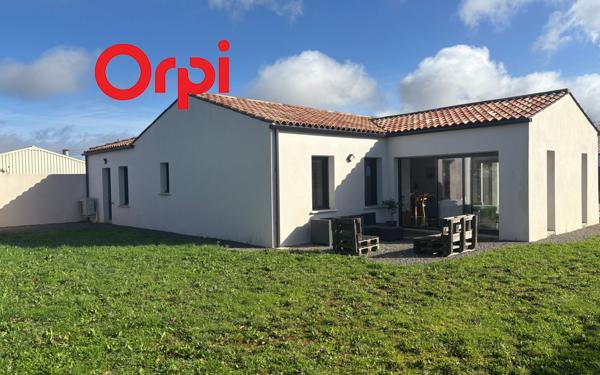 Maison à vendre    5 pièces •  Saint-Agnant