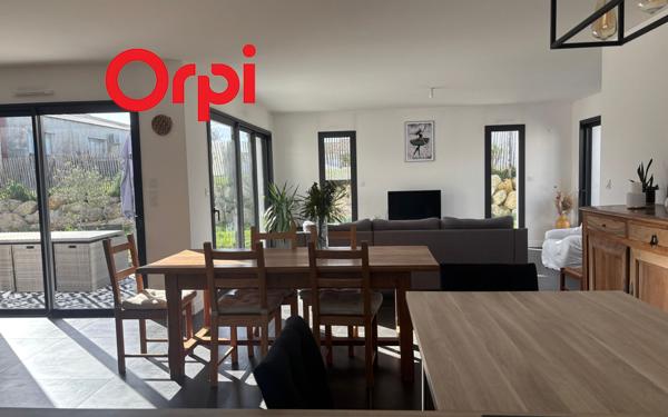 Maison à vendre    5 pièces •  Saint-Agnant