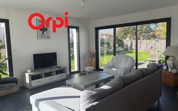 Maison à vendre    5 pièces •  Saint-Agnant