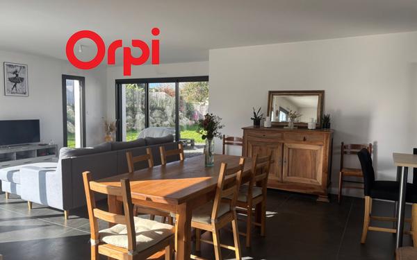 Maison à vendre    5 pièces •  Saint-Agnant