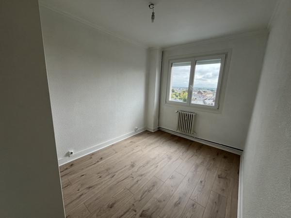 Appartement à louer 600 € CC Châteauroux 2 p 60 m² DPE D