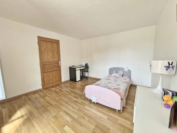 Maison 3 pièces - 120 m² Exclusivité efficity