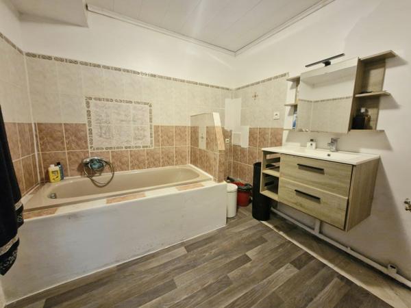 Maison 3 pièces - 120 m² Exclusivité efficity