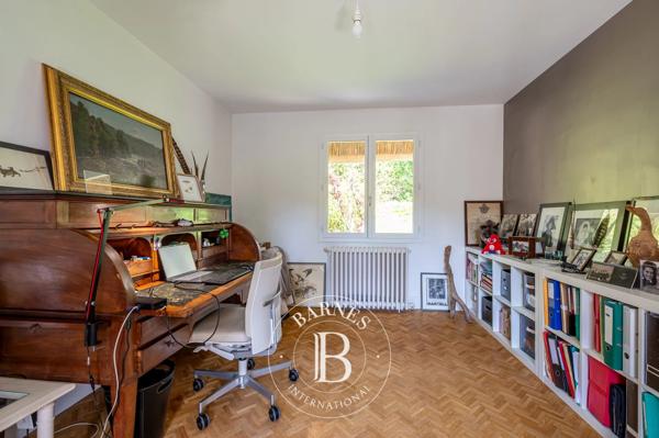 Rueil-Malmaison, Maison 6 Chambres -  249 m² à vendre