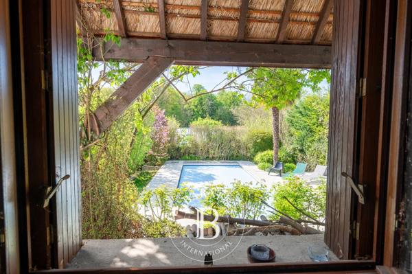 Rueil-Malmaison, Maison 6 Chambres -  249 m² à vendre