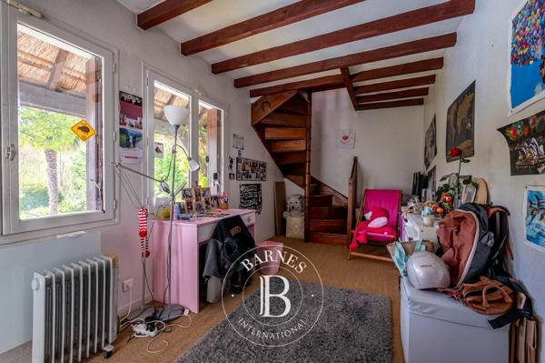 Rueil-Malmaison, Maison 6 Chambres -  249 m² à vendre
