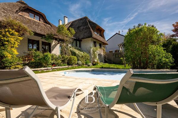 Rueil-Malmaison, Maison 6 Chambres -  249 m² à vendre