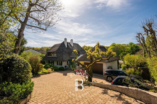 Rueil-Malmaison, Maison 6 Chambres -  249 m² à vendre