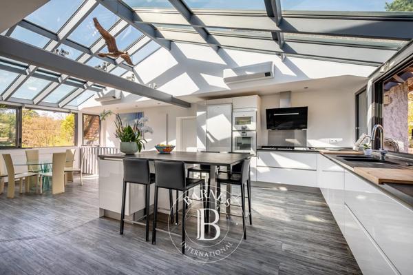 Rueil-Malmaison, Maison 6 Chambres -  249 m² à vendre